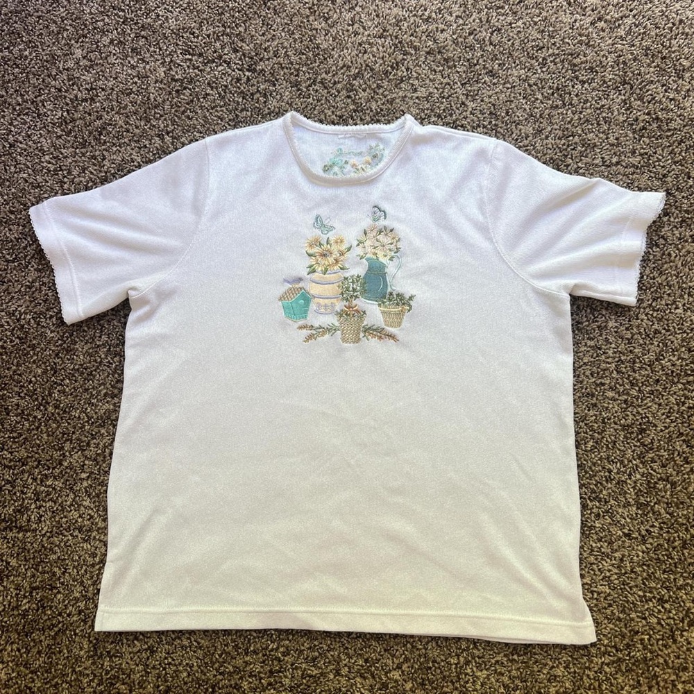 grandma core garden shirt 🌸💐🦆
